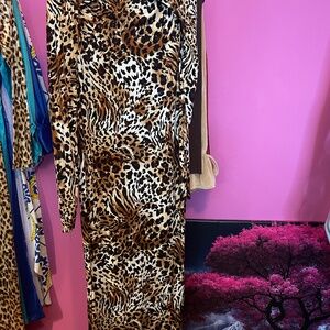 Two pieces animal print dress with removable cropped long sleeve top